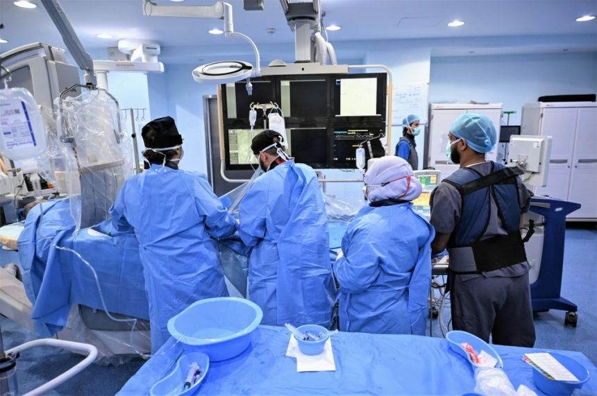 تقنية مبتكرة تُنهي معاناة مريض "خمسيني" بالمدينة المنورة