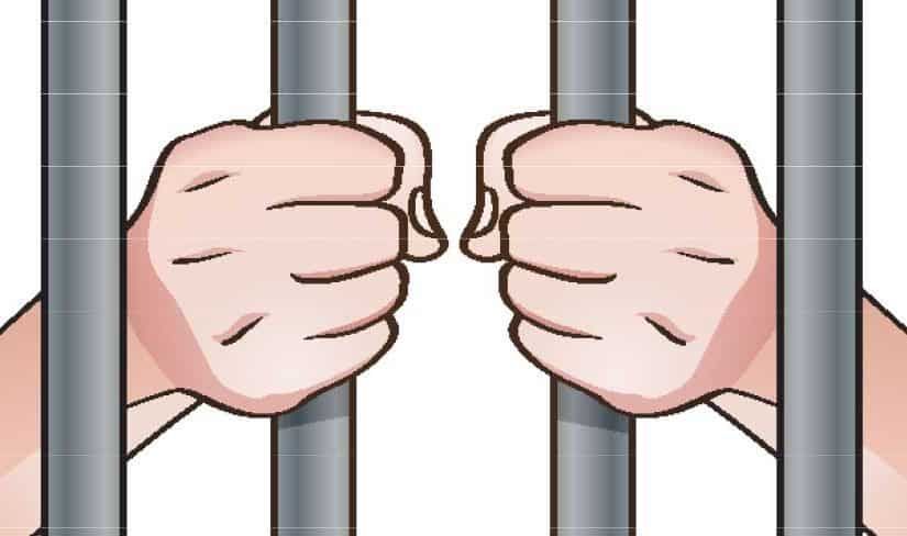 القبض على زوج ألقى مياه نار على زوجته بالجيزة