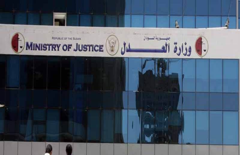 وزير العدل يلتقي بالخبير المعين بأوضاع حقوق الإنسان بالسودان