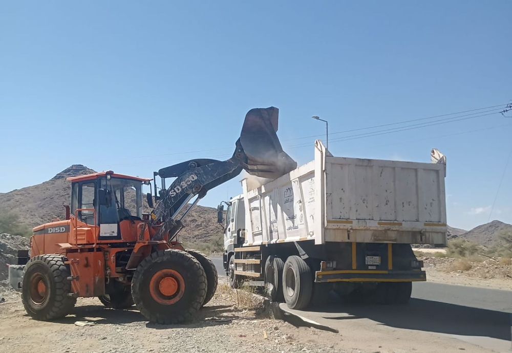 حفاظًا على البيئة.. رفع 7 آلاف طن مخلفات وأنقاض بالطائف