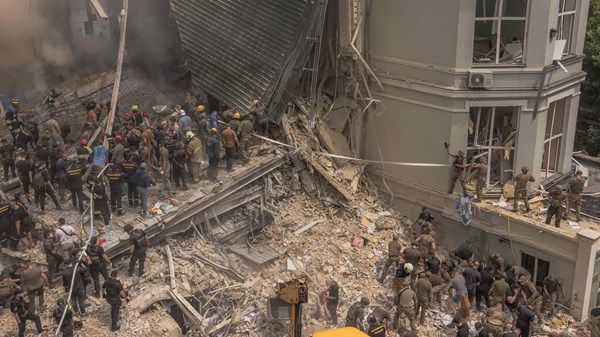 ضربات جوية توقع عشرات القتلى في أوكرانيا