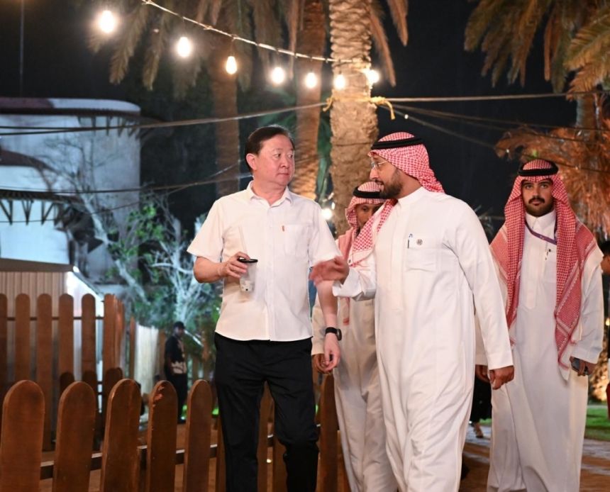 بعد زيارة "سيتي ووك".. السفير الصيني يشيد بالترفيه والسياحة في المملكة