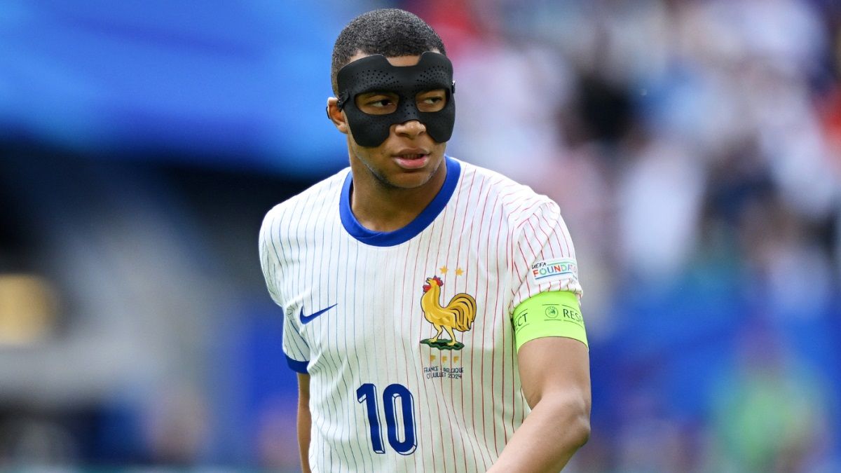 الامارات | تصريح صادم من نجم فرنسا السابق.. مبابي لا يستحق شارة القيادة ولا يتحمل المسؤولية