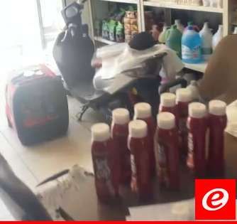 "النشرة": مراقبو الاقتصاد سطروا محضر ضبط بحق صاحب ميني ماكت وسحبوا عينة صعتر لفحصها بالنبطية