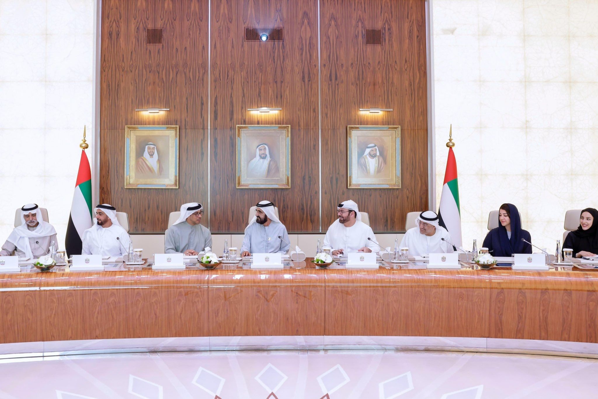 الامارات | مجلس الوزراء برئاسة محمد بن راشد يستعرض إنجازات مجلسي الإمارات "للبحث والتطوير" و "الأمن الغذائي" للعام 2023