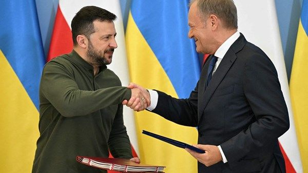 أوكرانيا وبولندا توقعان اتفاقا عسكريا