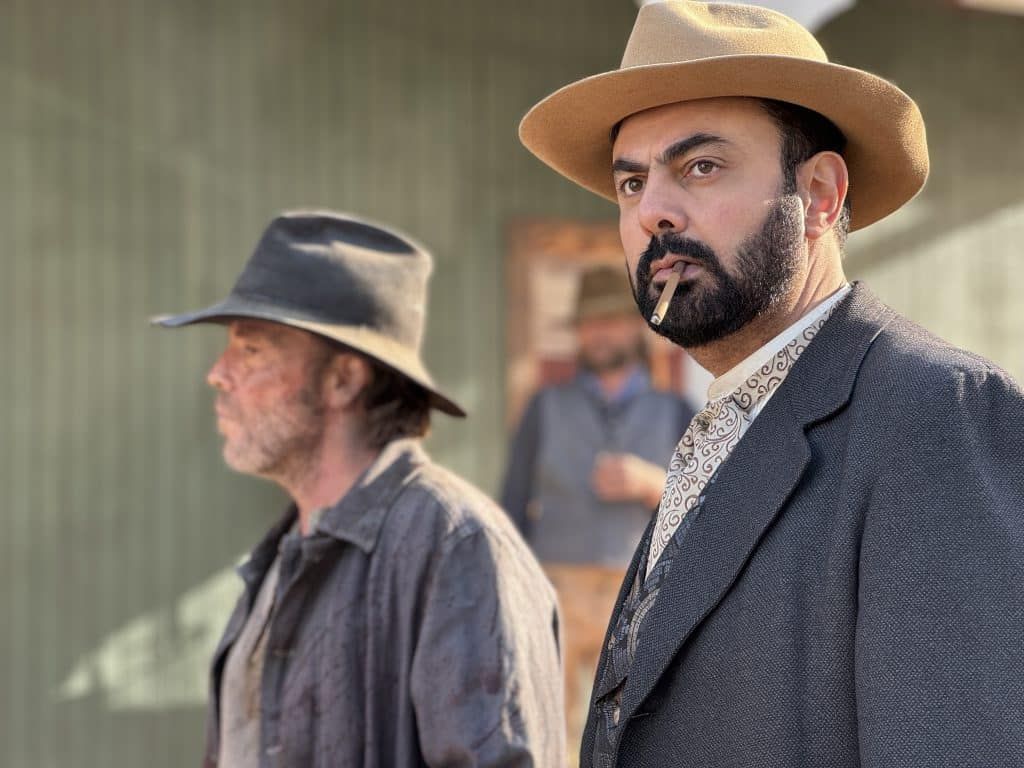 مجلة ESQUIRE العالمية: محمد كريم أول Cowboy عربي في هوليوود