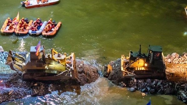 إصلاح تصدع سد في ثاني أكبر بحيرة للمياه العذبة في الصين