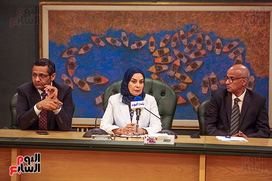 الصحفيين تكرم سفيرة البحرين المندوب الدائم لدى جامعة الدول العربية