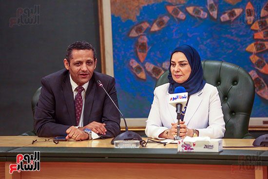 الصحفيين تكرم سفيرة البحرين المندوب الدائم لدى جامعة الدول العربية