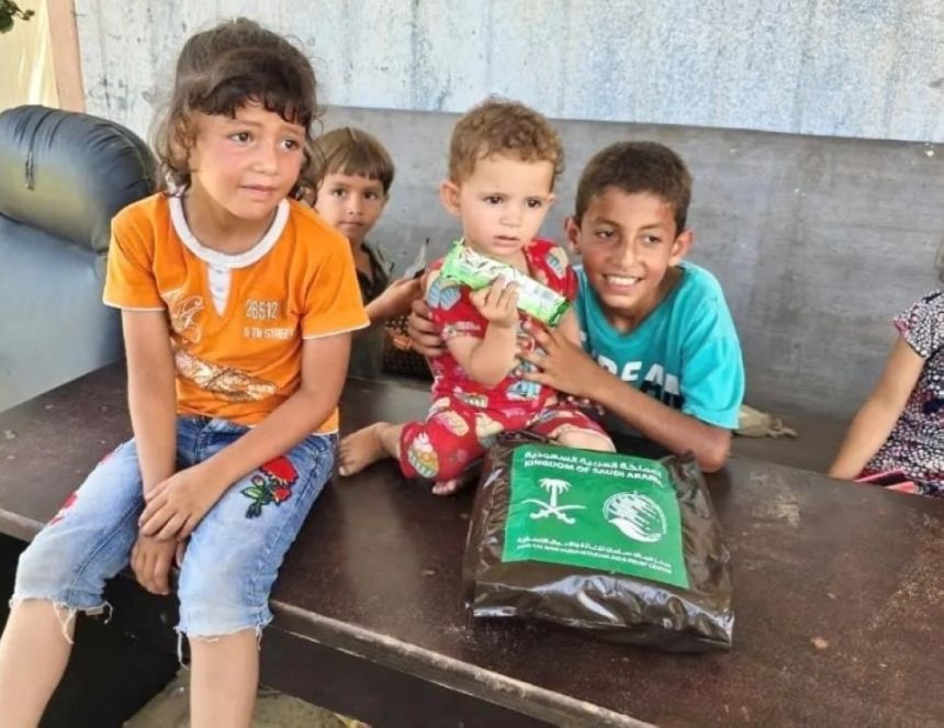 المملكة تواصل الإسقاط الجوي للمساعدات الغذائية على قطاع غزة