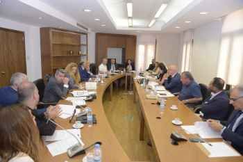 سلسلة لقاءات لنواب المعارضة مع الكتل النيابية بالبرلمان شملت "لبنان القوي" و"اللقاء الديمقراطي" و"الاعتدال"