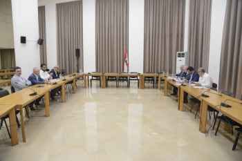 سلسلة لقاءات لنواب المعارضة مع الكتل النيابية بالبرلمان شملت "لبنان القوي" و"اللقاء الديمقراطي" و"الاعتدال"