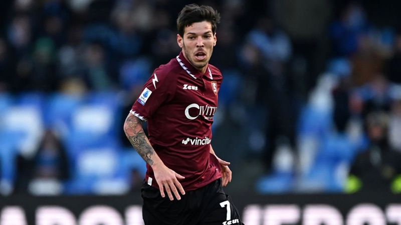 الامارات | شباب الأهلي يزاحم بوكا جونيورز على مارتيغاني