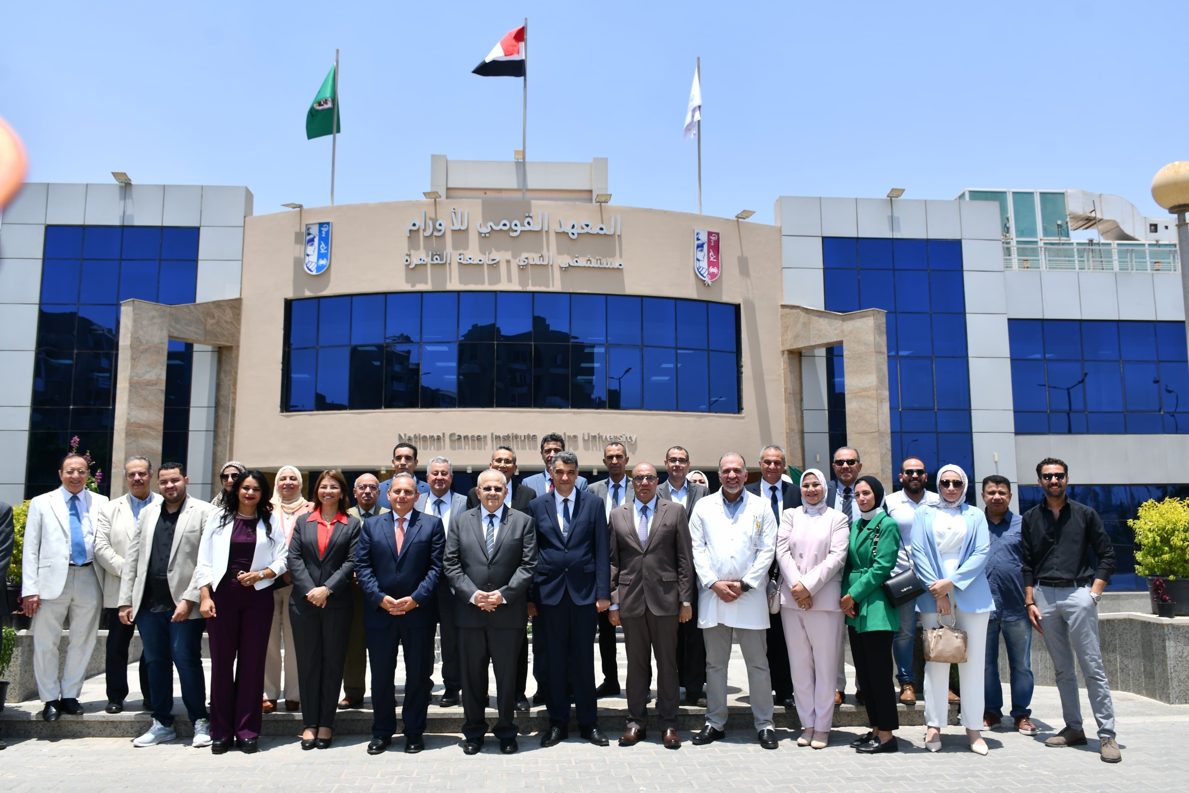 الخشت يتفقد مشروعات تجديد وتوسعة مستشفى أورام الثدى بتكلفة 350 مليون جنيه