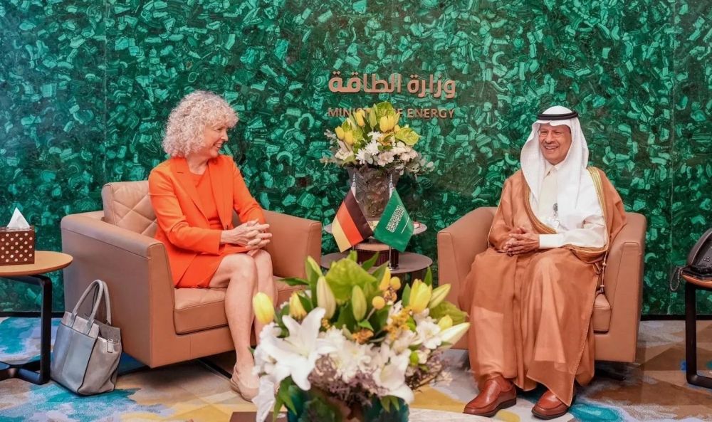 وزير الطاقة يبحث مع وزيرة الدولة الألمانية التعاون في العمل المناخي