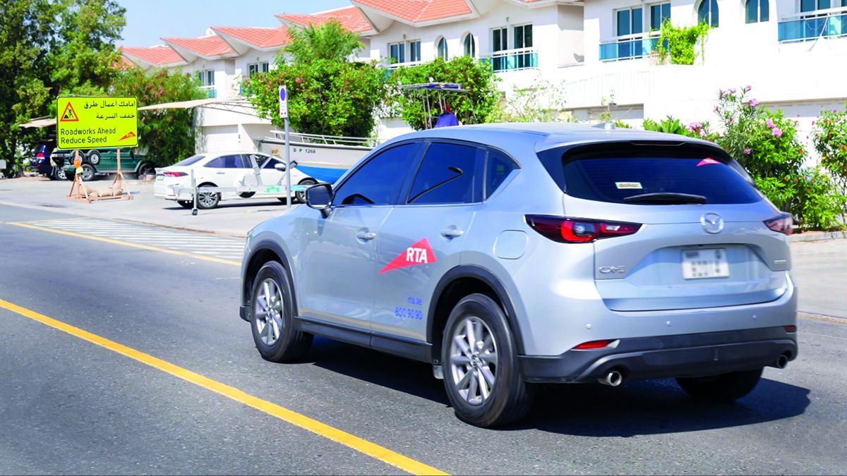 الامارات | تدشين التشغيل التجريبي لمركبة الكشف الآلي عن أضرار حرم الطريق بدبي