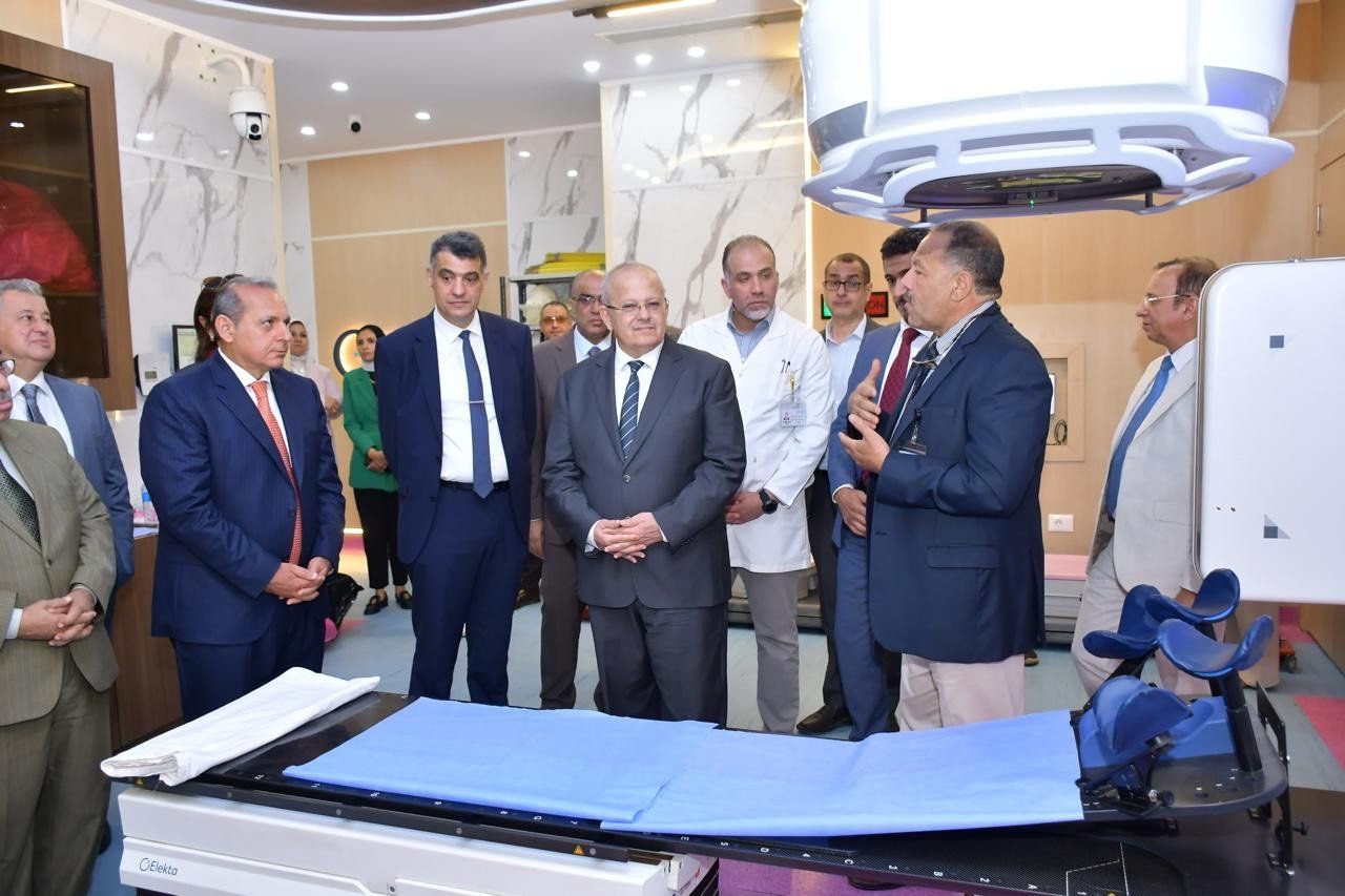 الخشت يتفقد مشروعات تجديد وتوسعة مستشفى أورام الثدى بتكلفة 350 مليون جنيه