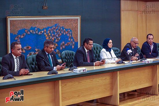 الصحفيين تكرم سفيرة البحرين المندوب الدائم لدى جامعة الدول العربية