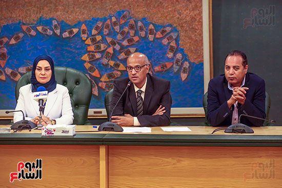 الصحفيين تكرم سفيرة البحرين المندوب الدائم لدى جامعة الدول العربية