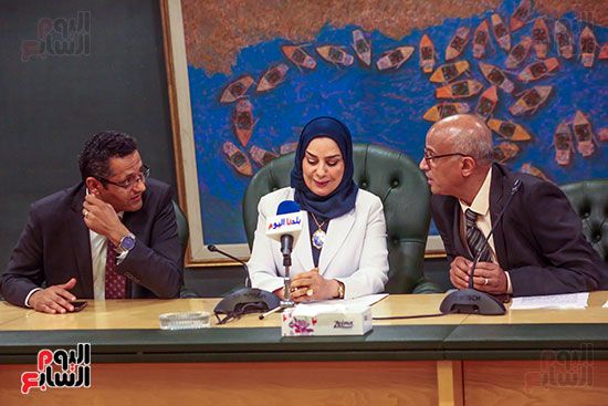 الصحفيين تكرم سفيرة البحرين المندوب الدائم لدى جامعة الدول العربية