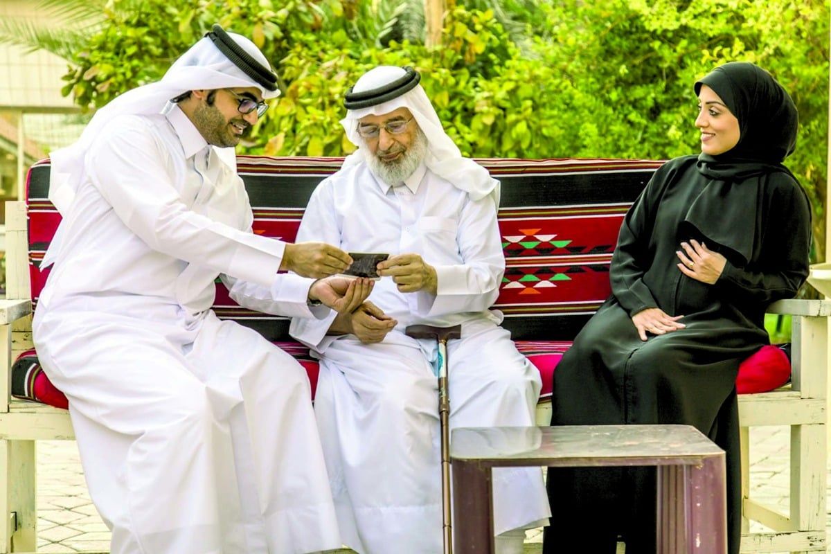 عملية معقدة وحساسة… عودة المتقاعدين للعمل في قطر بين السلبيات والإيجابيات