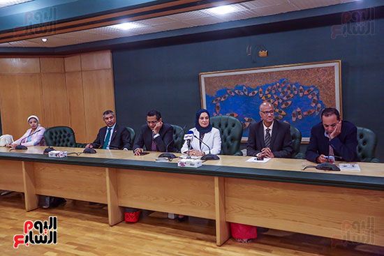 الصحفيين تكرم سفيرة البحرين المندوب الدائم لدى جامعة الدول العربية