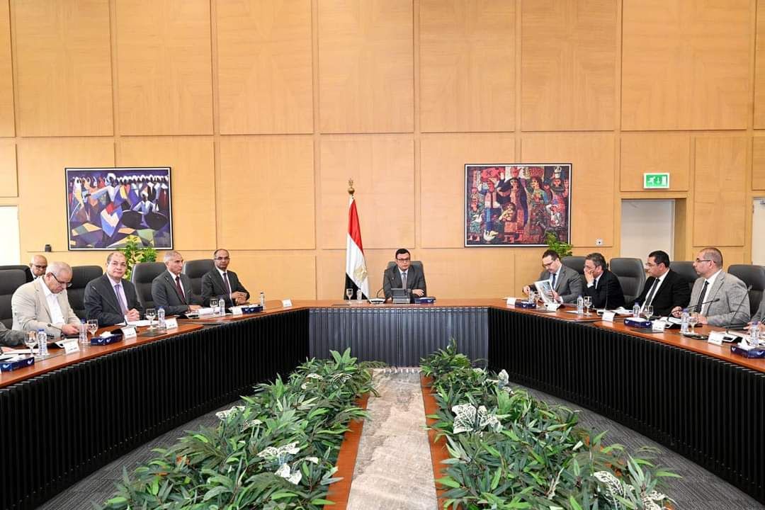 كامل الوزير: لن يتم غلق أو تعطيل عمل أى منشأة صناعية