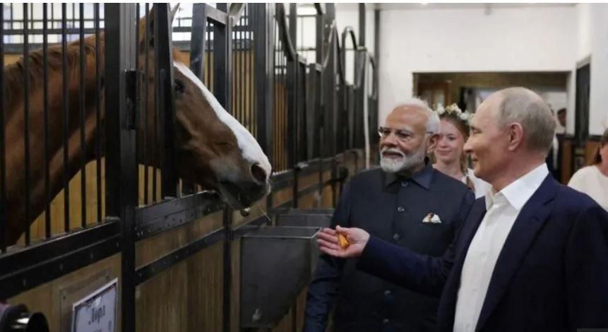 ما دلالات زيارة مودي إلى موسكو في هذا التوقيت؟