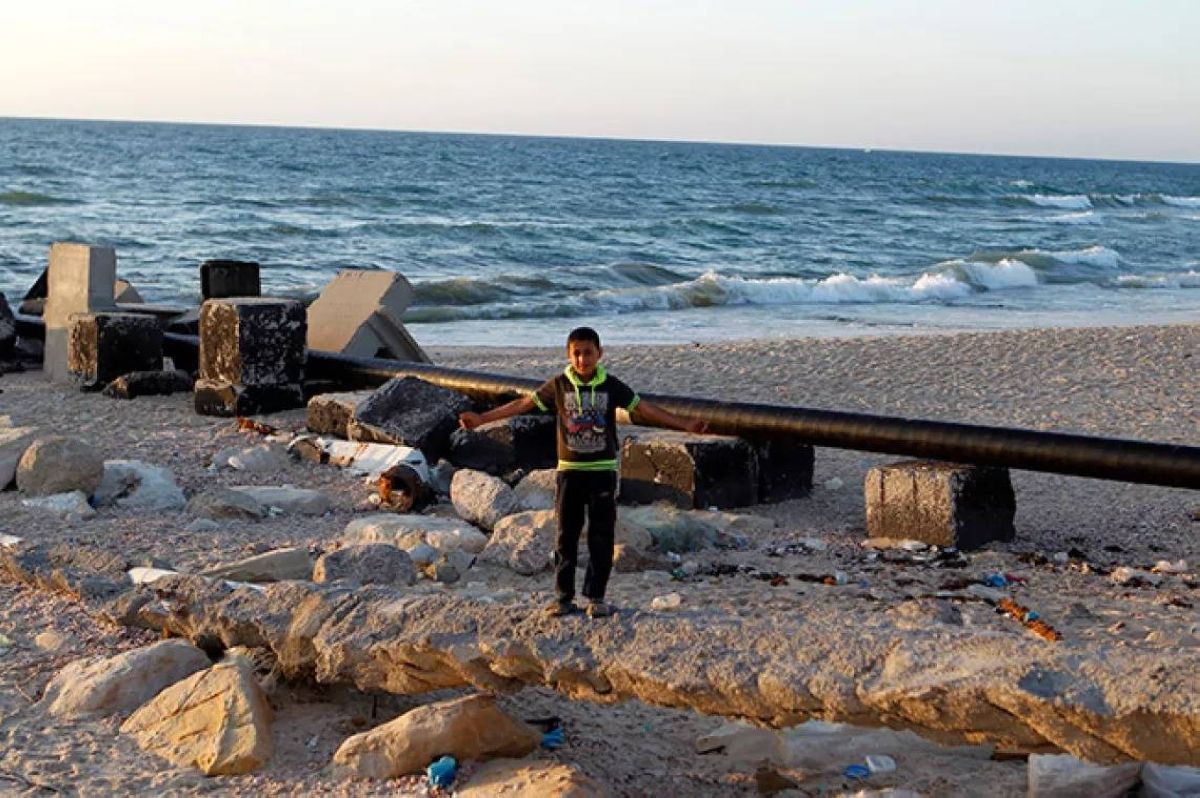 8 ساعات للحصول على رشفة ماء في غزة