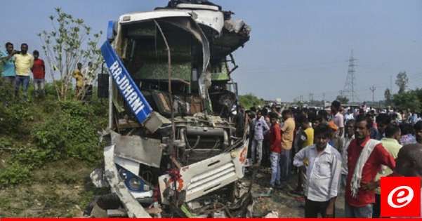 18 قتيلا في اصطدام بين حافلة وشاحنة في الهند