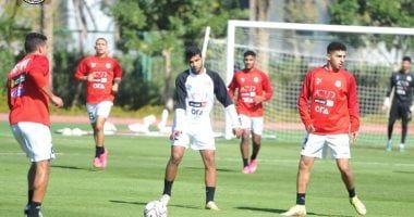 المنتخب الأولمبى يتسلم جوازات السفر والبعثة تطير لفرنسا عصر اليوم