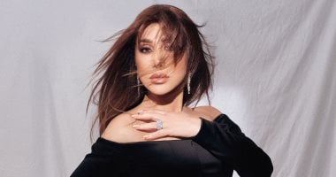 نجوى كرم تطرح أحدث كليباتها الغنائية "يلعن البعد"
