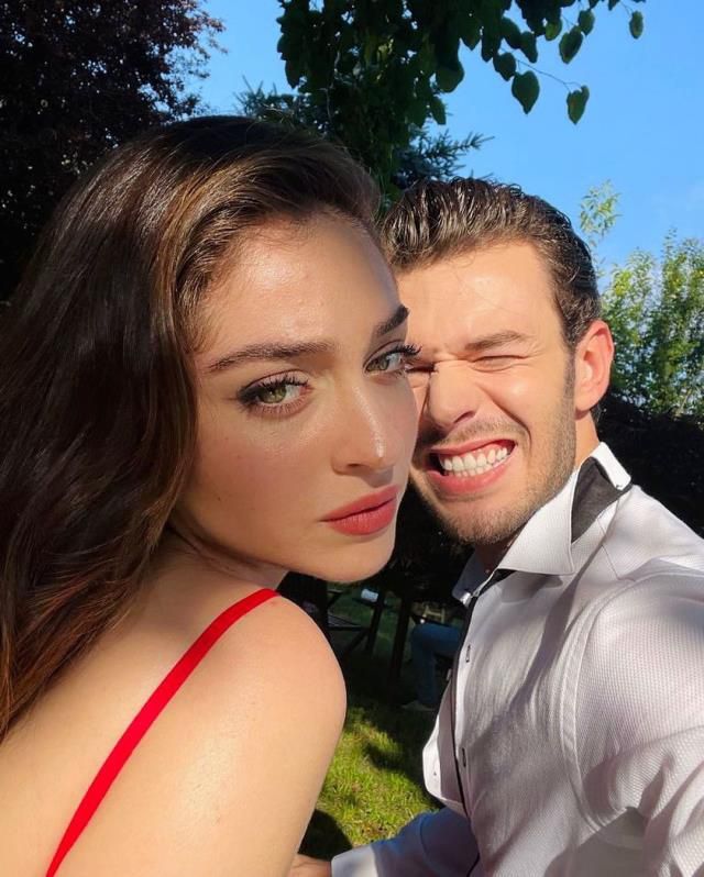 بطلا “لعبة حظ” يجدّدان علاقتهما بعد انفصال عامين