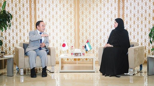 آمنة الضحاك تبحث توسيع التعاون بين الإمارات واليابان