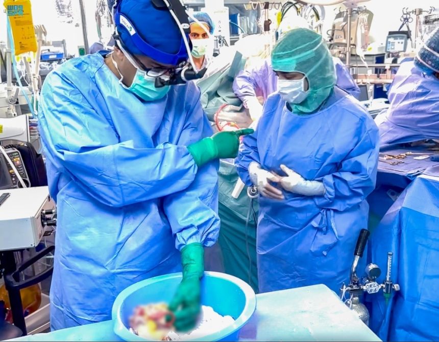 في 24 ساعة .. نقل 3 قلوب من أبوظبي وجدة والرياض وزراعتها لمرضى
