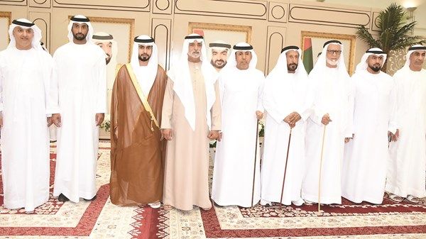 نهيان بن مبارك يحضر أفراح الشامسي والراشدي في مدينة العين