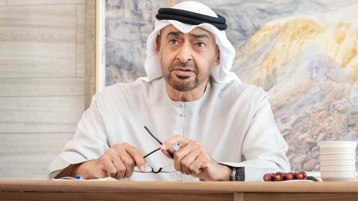 الامارات | رئيس الدولة يصدر مرسوماً اتحادياً بتغيير اسم «الهيئة الاتحادية للمراسم والسرد الاستراتيجي»