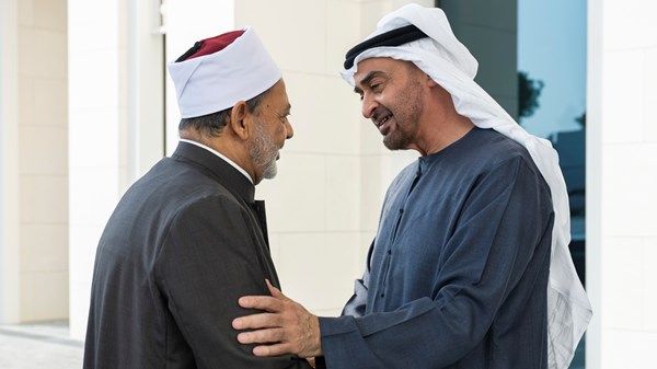 رئيس الدولة يستقبل شيخ الأزهر