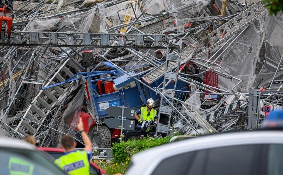 مقتل 3 أشخاص إثر انهيار سقالة مبنى من 19 طابقاً في سويسرا