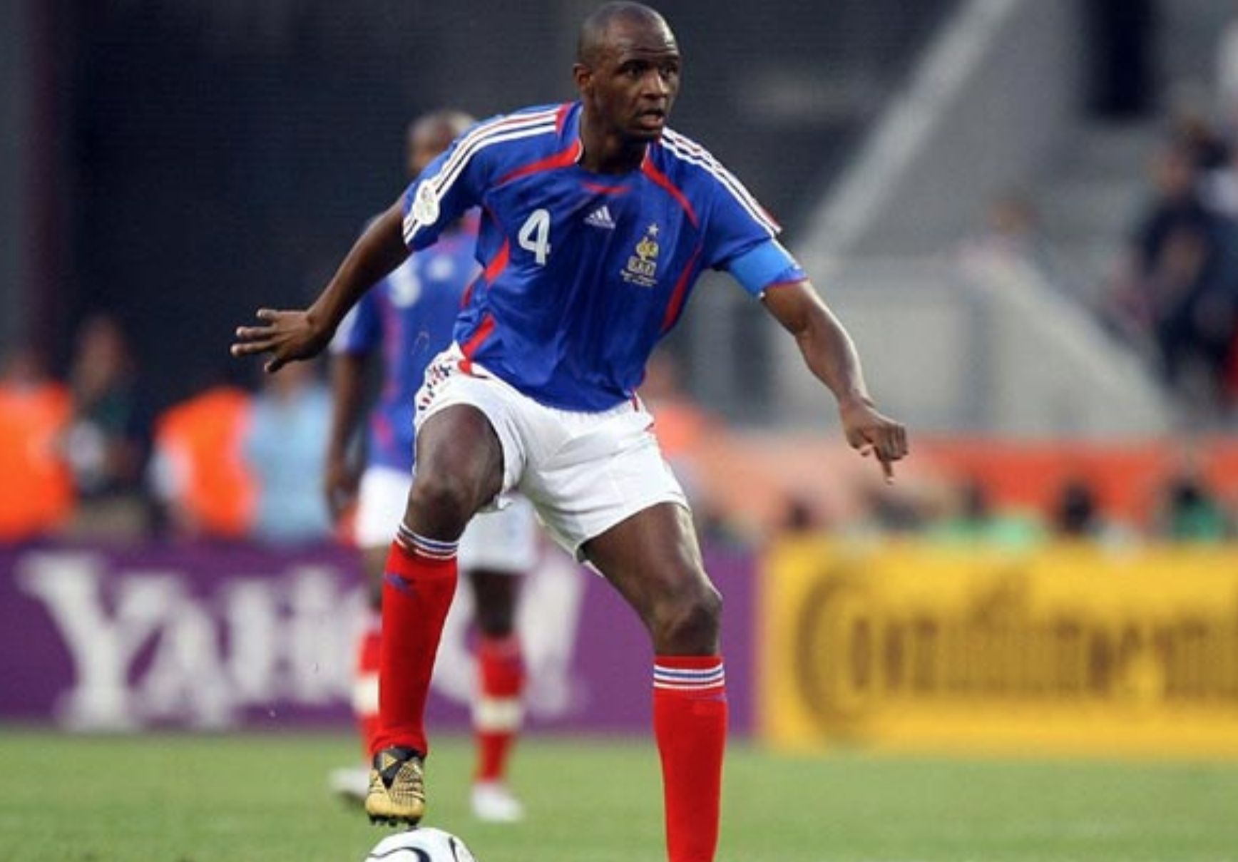 الامارات | الحكم على كابتن منتخب فرنسا بالسجن والغرامة