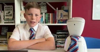 تكنولوجيا: بيحضر الدروس مكانه.. روبوت ذكي يحضر للمدرسة بدلاً من طفل مصاب بالسرطان