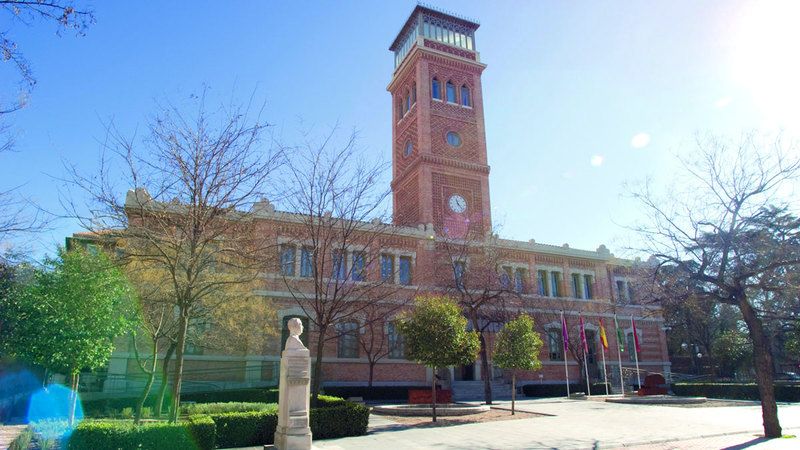 الامارات | «زايد للكتاب» تمنح «البيت العربي» في إسبانيا جائزة شخصية العام الثقافية