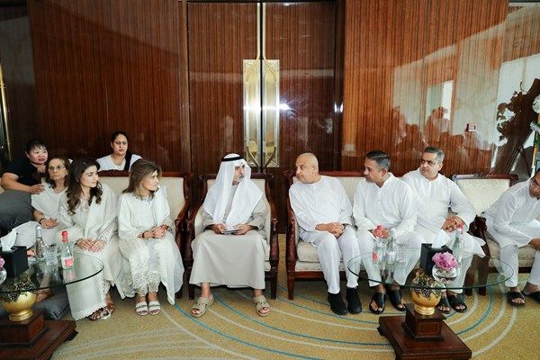 نهيان بن مبارك يعزي في وفاة الدكتور رام بوكساني