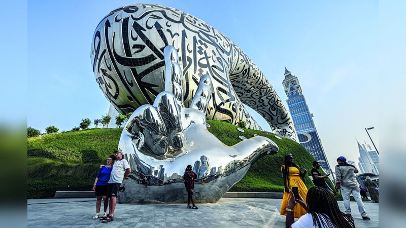 الامارات | صورة تذكارية مع «المستقبل»