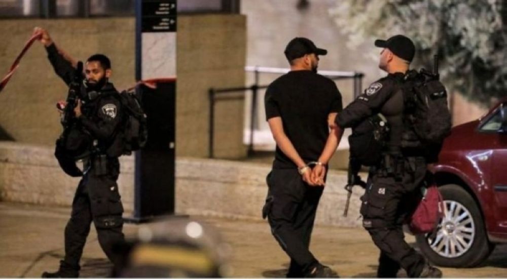 بينهم امرأة.. الاحتلال يعتقل 15 فلسطينيًا في الضفة الغربية