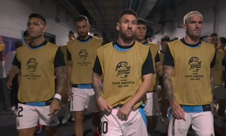 انهيار ميسي بعد إصابته في مباراة الأرجنتين ضد كولومبيا بنهائي كوبا أمريكا.. فيديو