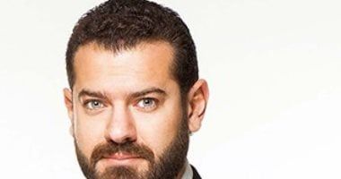عمرو يوسف يعقد جلسات عمل من أجل فيلمه الجديد درويش المصرى
