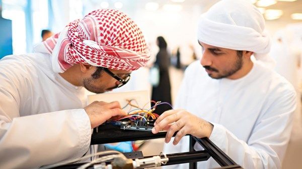 الإمارات توظف مهارات الشباب من أجل «السلام والتنمية»