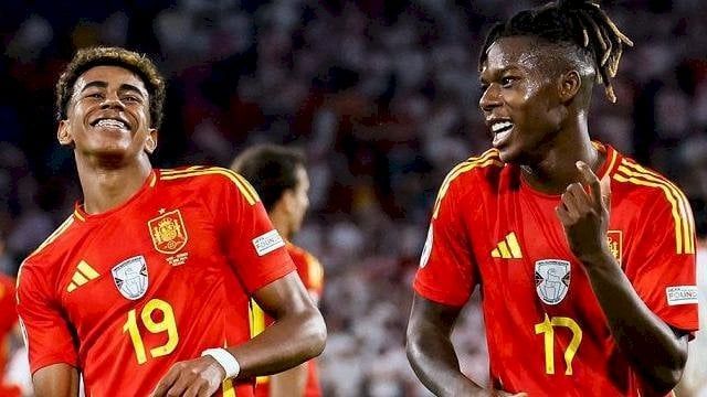 لامين جمال ونيكو ويليامز: قصة هجرة ونجاح